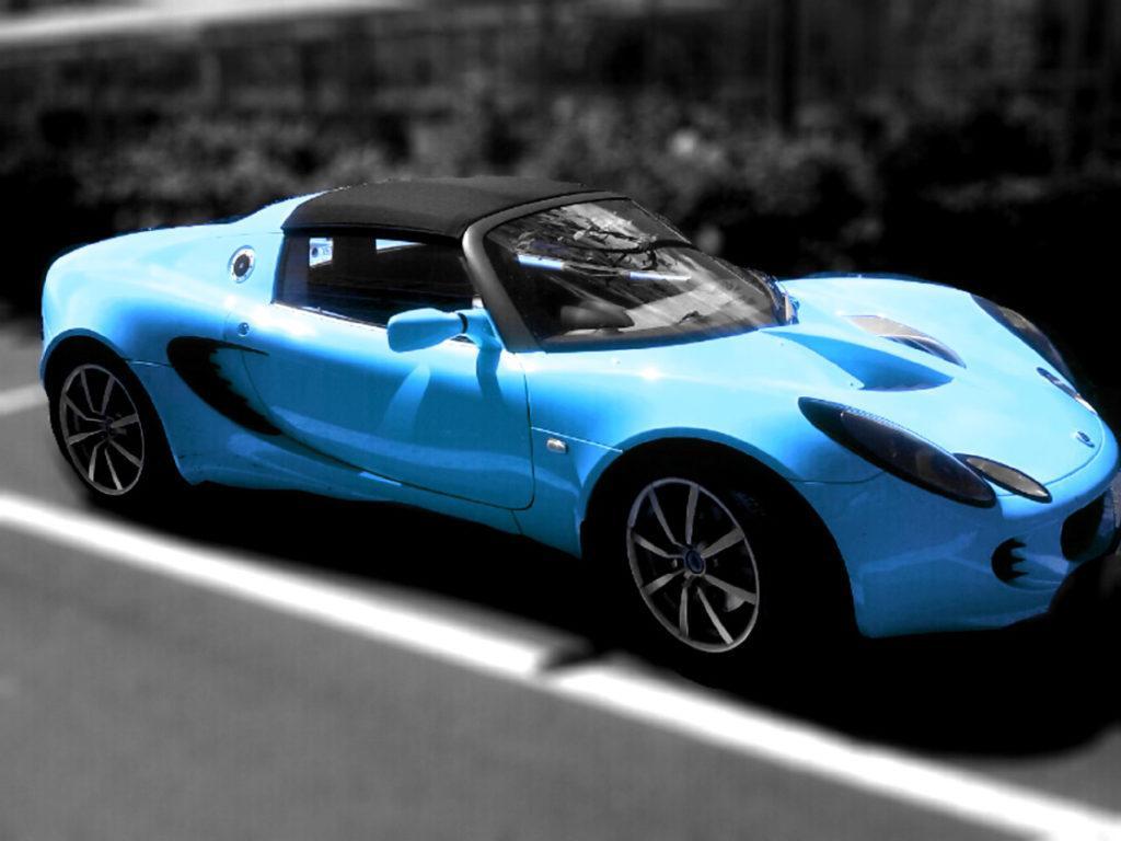 błękitny samochód